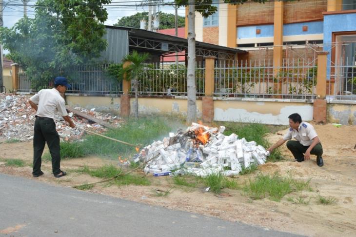 Chi cục Thi hành án Dân sự huyện Tân Châu  tiêu hủy vật chứng, tài sản